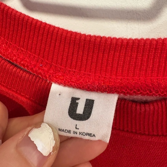 ⭐️ NWOT- Red Minnie Mouse with scarf Sweatshirt- L - Picture 5 of 6